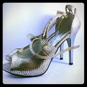 Carlos Santana Gold & Silver Metallic Heels